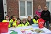 Beringen - Kinderen Westakker op de markt