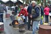 Lommel - Raku-stoken door afdeling keramiek AVO