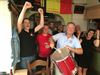 Beringen - Supporters warmen zich op