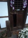 Beringen - Vandalen vernielen deur van kapel