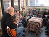 Overpelt - Een bus op de speelplaats