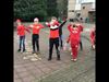 Beringen - Kinderen De Berk dansen voor Rode Neuzen Dag