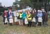 Lommel - Bomen 'aangekleed' met 600 bollen garen