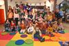 Lommel - Sinterklaas bij de kinderen in de bibliotheek