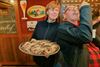 Lommel - Haringhappen in het Heuvelhof