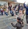 Hamont-Achel - Kleuterschool De Robbert danst voor het klimaat