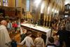 Lommel - Sfeervolle gezinsviering in Sint-Pietersbandenkerk