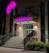 Bocholt - Gemeentehuis in roze gloed tegen borstkanker