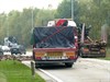Meeuwen-Gruitrode - Vrachtwagen verliest lading hout