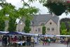 Neerpelt - Slecht weer, weinig volk op Teutenmarkt