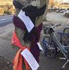 Beringen - Warme sjaals aan de bomen in Beringen
