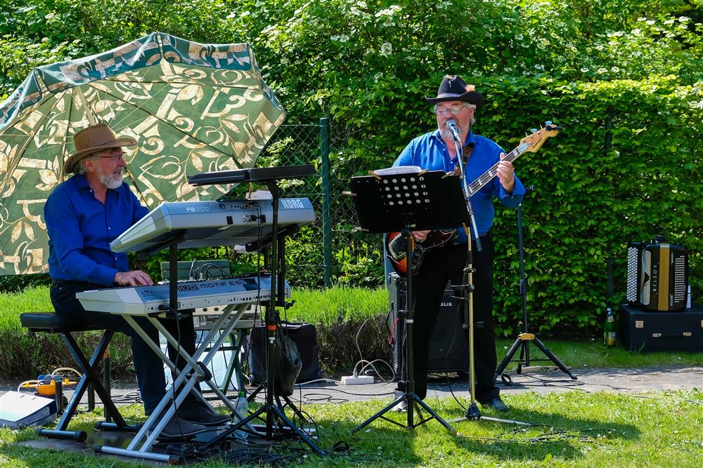 - Muziek in de tuin van Corsala - Internetgazet