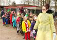 De kinderen van Steenoven vieren carnaval