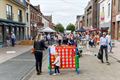 Kinderen feesten op Beringen Beach