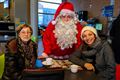 Kerstman bezoekt bibliotheek