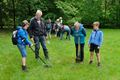 Kinderen zoeken naar schatten