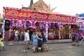 Bomvolle terrassen bij Paal kermis