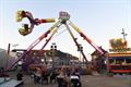 Bomvolle terrassen bij Paal kermis