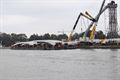 Ondertussen, aan de brug in Beringen