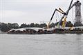 Ondertussen, aan de brug in Beringen