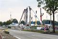 Ondertussen, aan de brug in Beringen