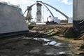 Ondertussen, aan de brug in Beringen