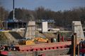 Ondertussen, aan de brug in Beringen