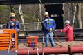 Ondertussen, aan de brug in Beringen