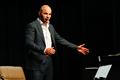 Glenn Claes intiem in zaal COR
