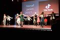 Knappe dansshow Dance4Life Paal