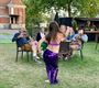 Buikdanseressen op zomerbar Pelouze