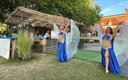 Buikdanseressen op zomerbar Pelouze