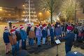 Kerstboom op Kerkplein ontstoken