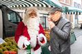 Kerstman is gul op de markt