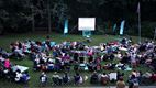 Film in het bos met superhelden