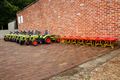 Kinderkruiwagens en tractoren voor 't Groeiveld