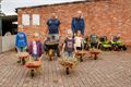 Kinderkruiwagens en tractoren voor 't Groeiveld