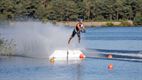 Blootvoets waterskiën