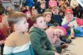 Sinterklaas bij de kinderen in de bibliotheek