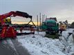 Vrachtwagen rijdt zich vast aan brug in Beringen