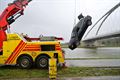 Auto in kanaal in Tervant