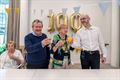 100 kaarsjes voor Maria Bosmans