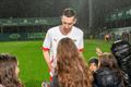 Voetballende influencers voor het goede doel