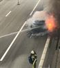 Auto brandt volledig uit