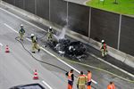 Auto brandt volledig uit