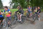 KSA-jongens vertrekken met de fiets op kamp
