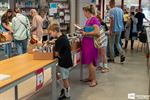 Ook de kleinsten kwamen naar boekenverkoop