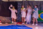 'Twirl around the world' met De Zonnebloempjes