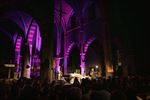 De kerk loopt vol voor Spinvis
