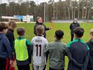 20 jongeren proeven van onderwijs op het plein